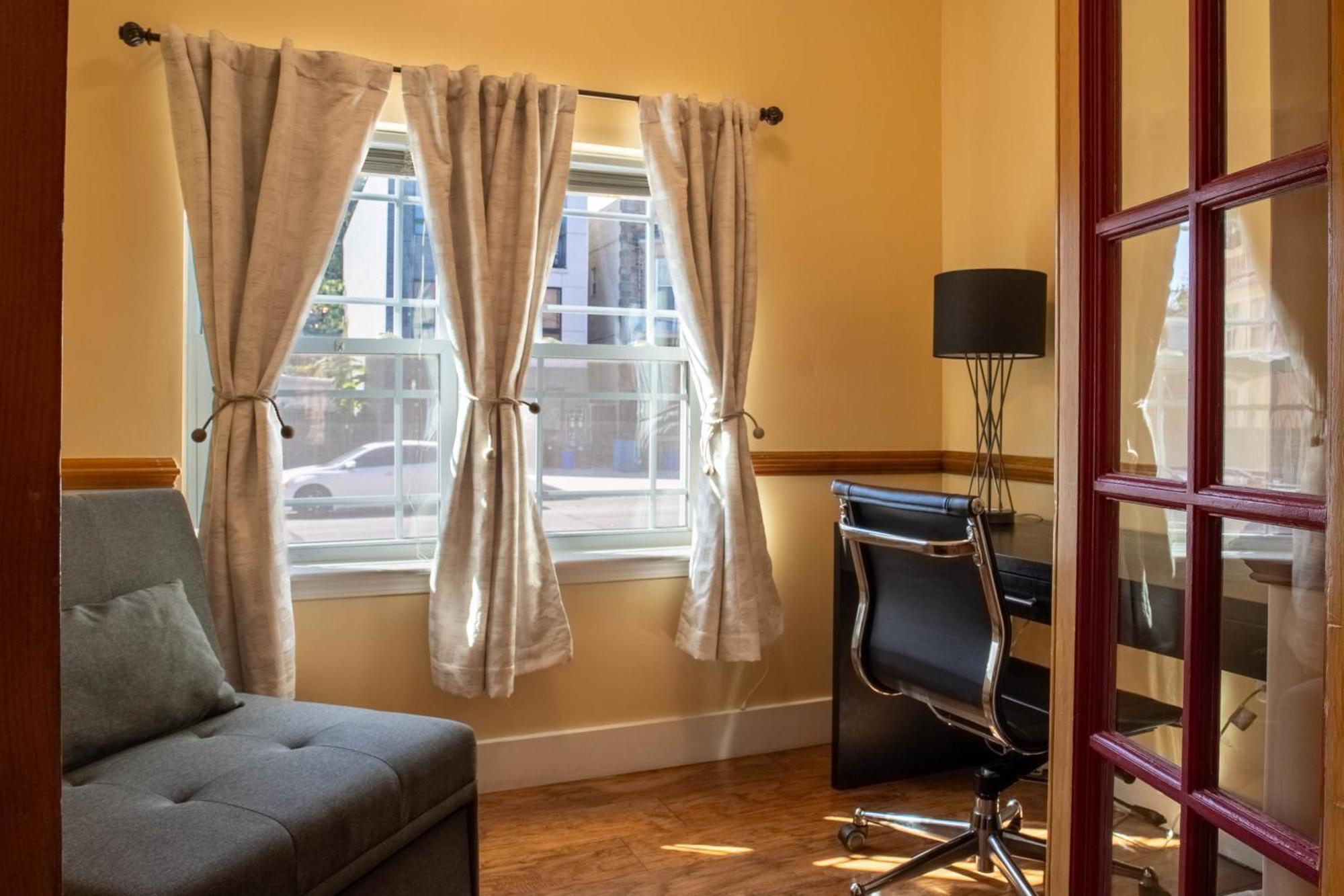 Apartment Charmview *